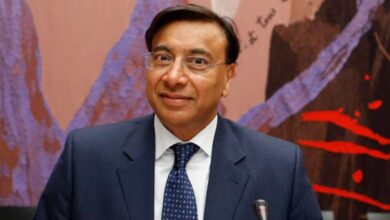 Photo of De nacer en la pobreza a convertirse en uno de los multimillonarios más importantes de India: la historia de Lakshmi Mittal