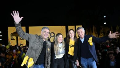 Photo of Mauricio Macri volvió a mostrarse en campaña con Silvia Lospennato recorriendo la Ciudad