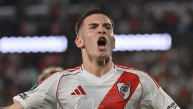 Photo of River llegó a octavos de la Copa Libertadores en una noche a puro gol