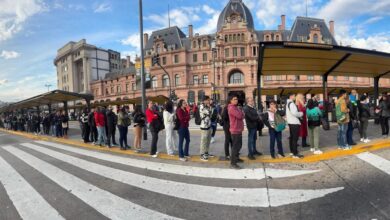 Photo of Paro de colectivos: largas filas, indignacion y malestar de los pasajeros
