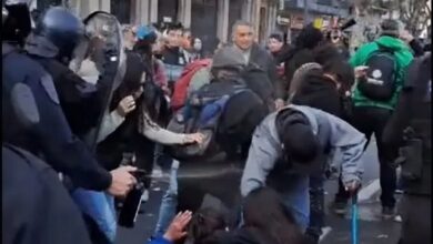 Photo of La Justicia procesó al policía que gaseó a una nena de 10 años en una marcha a favor de los jubilados