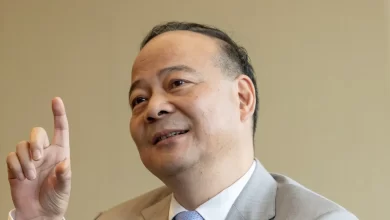 Photo of Revolucionó el mercado de baterías, forjó una alianza clave con Elon Musk y se posicionó como uno de los millonarios con más dinero: la historia de Robin Zeng