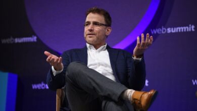 Photo of Quién es Stewart Butterfield, el multimillonario que creció en una comunidad hippie, no tenía electricidad y creó su imperio gracias a una red social
