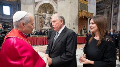 Photo of Sandra Pettovello y Gerardo Werthein, los elegidos de Milei para representar a Argentina ante el nuevo papa