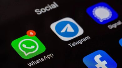 Photo of Qué significa no hablar nunca en los grupos de WhatsApp, según la psicología