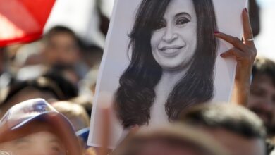 Photo of El kirchnerismo planea una gran movilización en defensa de Cristina y busca sumar a los gremios​El kirchnerismo planea una gran movilización en defensa de Cristina y busca sumar a los gremios 