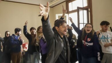 Photo of Grabois se atrincheró en el Instituto Perón para que no lo cierren y Bullrich lo detuvo con la policía​Grabois se atrincheró en el Instituto Perón para que no lo cierren y Bullrich lo detuvo con la policía 