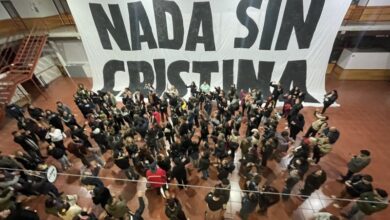 Photo of Se extienden las tomas universitarias contra la detención de Cristina y se suman los colegios porteños​Se extienden las tomas universitarias contra la detención de Cristina y se suman los colegios porteños 