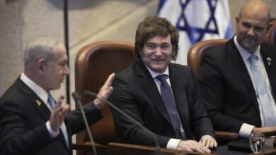 Photo of Ordenan reforzar la seguridad en las embajadas ante el alineamiento de Milei con Israel​Ordenan reforzar la seguridad en las embajadas ante el alineamiento de Milei con Israel 