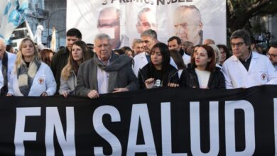 Photo of Denuncian que Milei le congeló el presupuesto al Clínicas hace 14 meses y ya hay sueldos por debajo del mínimo​Denuncian que Milei le congeló el presupuesto al Clínicas hace 14 meses y ya hay sueldos por debajo del mínimo 