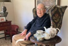 Photo of Tiene 101 años y revela qué alimentos no consume bajo ninguna circunstancia