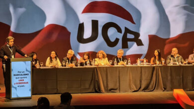 Photo of Milei divide las boinas en la UCR