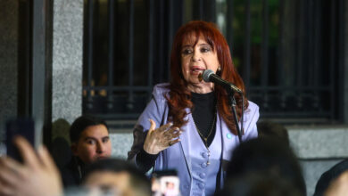 Photo of «Un cepo al voto popular»: más de 500 intendentes rechazaron la proscripción de Cristina Kirchner