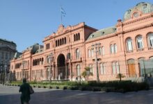 Photo of La Casa Rosada le bajó el precio a la multitudinaria marcha a Plaza de Mayo