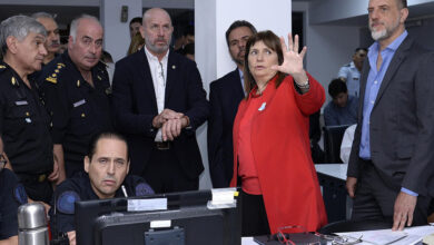 Photo of Bullrich reforma la Policía Federal, pero mantiene en secreto el cuerpo de espías