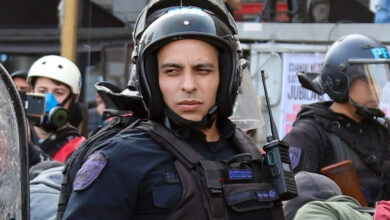 Photo of Las mil y una excusas del policía que gaseó a la nena de diez años para tratar de salir impune