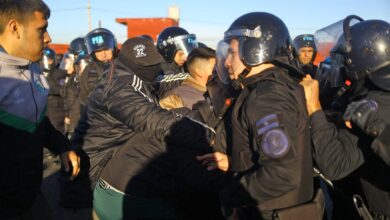 Photo of Puente La Noria: tensión e incidentes por cortes en la protesta por el cierre de La Salada