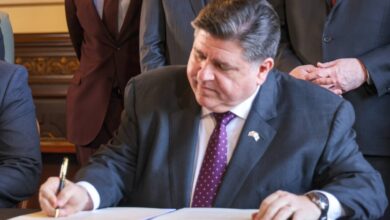 Photo of Son oficiales: las nuevas leyes que firmó J.B. Pritzker en Illinois y que entran en vigor el 1° de julio