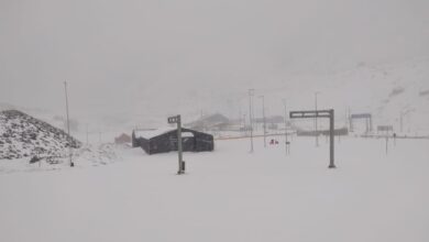 Photo of También afecta al transporte: un intenso temporal de nieve tiene en vilo al turismo por el feriado largo en una provincia
