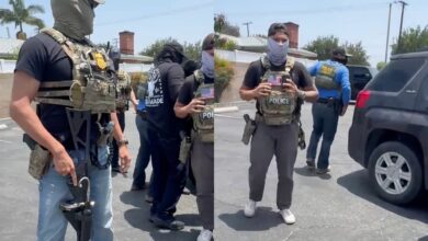 Photo of ICE capturó a un latino fuera de una iglesia de California: la reverenda intervino y le apuntaron con un rifle
