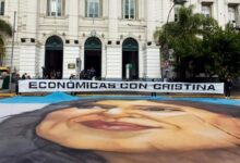 Photo of Estudiantes de la UBA cortaron avenida Córdoba en apoyo a Cristina Kirchner por la condena de Vialidad
