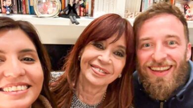 Photo of Cómo pasa Cristina Kirchner sus días en prisión domiciliaria en Constitución