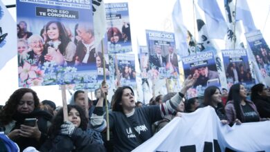 Photo of El debate por la candidatura vacante de Cristina Kirchner se cuela en el arranque de la marcha a Plaza de Mayo