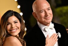 Photo of Escotes, bermudas y gorras: los looks más insólitos de la boda de Jeff Bezos y Lauren Sánchez