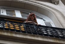 Photo of El informe socioambiental de Cristina Kirchner: sin ingresos, en juicio con la Anses, con Máximo como fiador y OSDE 510
