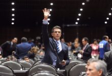 Photo of Es uno de los famosos más reconocidos en Televisa y ahora es diputado: así vivió como ilegal en EE.UU. y fue deportado