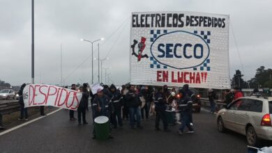 Photo of Corte total en el Buen Ayre: trabajadores una empresa de bebidas bloquean el paso por despidos