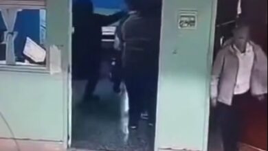 Photo of Imputan a una madre por desfigurar a golpes a una docente que había retado a su hija
