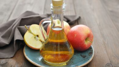 Photo of Los beneficios de tomar una cucharada de vinagre de manzana en las mañanas, según una nutricionista