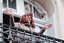 Photo of Cristina Kirchner habló por audio y advirtió que ya hay “señales” de que el modelo de Milei “se cae”
