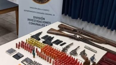 Photo of Detienen a un hombre que tenía un arsenal en su casa de Palermo