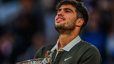Photo of Carlos Alcaraz venció a Jannik Sinner en una final épica y se coronó campeón de Roland Garros