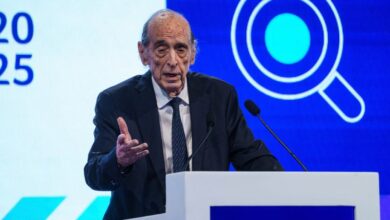 Photo of Arriazu: Argentina es el segundo país que más devaluó en la historia en el mundo -sin resultados-