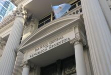 Photo of El BCRA eliminó otro control sobre las operaciones en dólares: a quiénes afecta y cuándo entra en vigencia