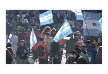 Photo of Marchas por Cristina Kirchner EN VIVO: empiezan a llegar las primeras columnas de militantes a Plaza de Mayo