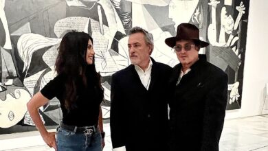 Photo of «Corcho» Rodríguez y Johnny Depp recorrieron el Museo Reina Sofía y posaron frente al emblemático Guernica