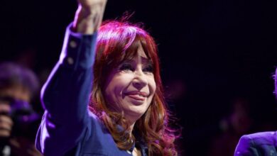 Photo of Corrientes: Cristina viaja para apoyar a Ascúa y la UCR hace guiños al hermano de Valdés