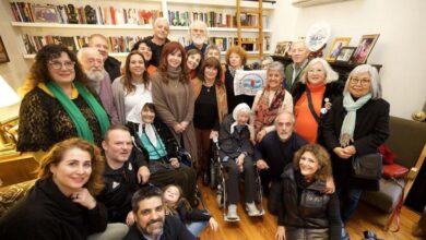 Photo of Cristina Kirchner recibió en su casa el apoyo de referentes de organismos de DDHH