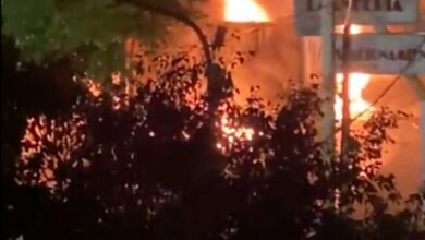 Photo of Incendio y explosión en el depósito de un supermercado en Lanús