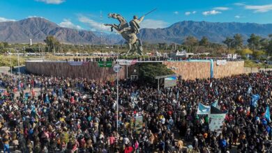 Photo of El peronismo se movilizó en las provincias en señal de apoyo a Cristina Kirchner
