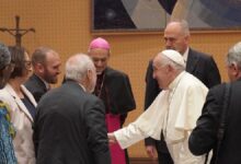 Photo of Crisis de deuda: un informe encargado por el papa Francisco propone medidas urgentes y reformas globales
