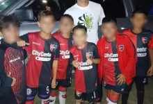 Photo of Sancionaron a chicos de Newell’s por tomarse una foto con Malcorra de Central