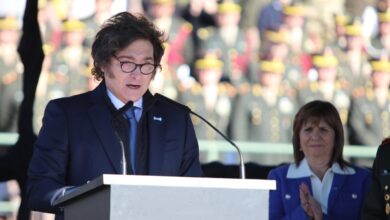 Photo of Javier Milei encabezó el acto por el Día de la Bandera: «Durante años la política utilizó a las FFAA como un chivo expiatorio»