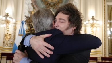 Photo of Javier Milei y Luis Caputo, entre el espejismo financiero y el riesgo sistémico poselectoral