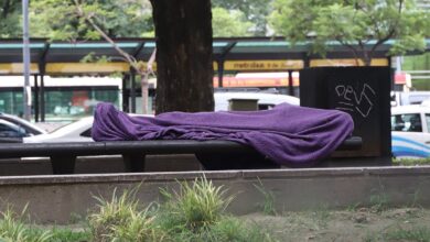 Photo of En medio de la ola de frío, denunciaron que el Ministerio de Capital Humano tiene 70 mil frazadas guardadas en depósitos