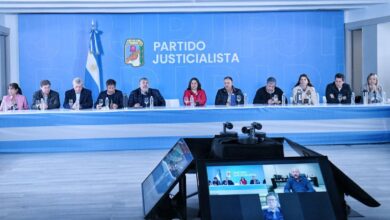 Photo of Gobernadores peronistas están reunidos en el PJ para definir respaldo a Cristina